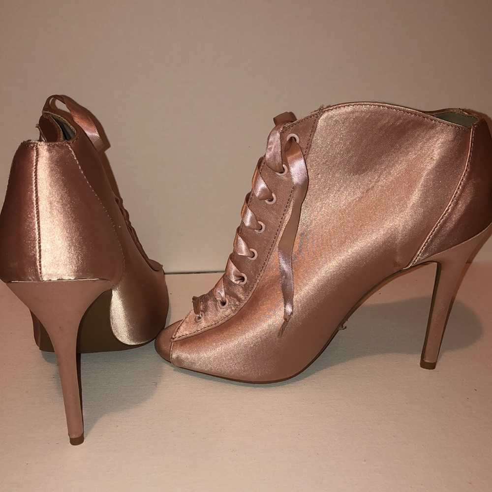 Open toed heels - Picture 3 of 3